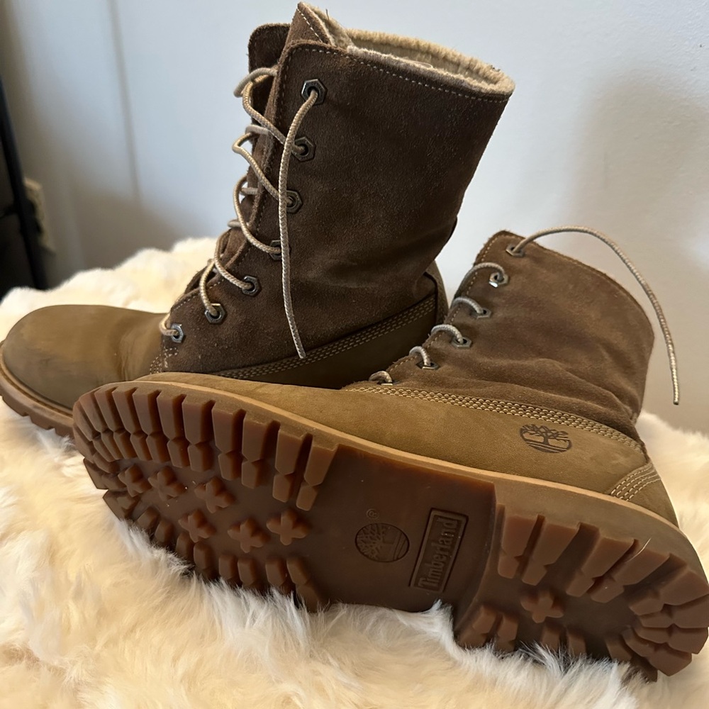 Timberland Olive and Tan Suede Fleece Roll Down Boots - Picture 4 of 9